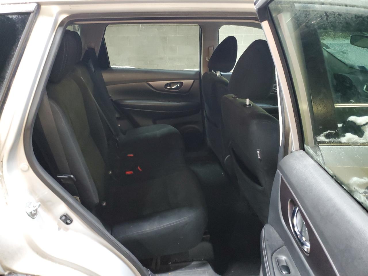 2016 Nissan Rogue - Image 11