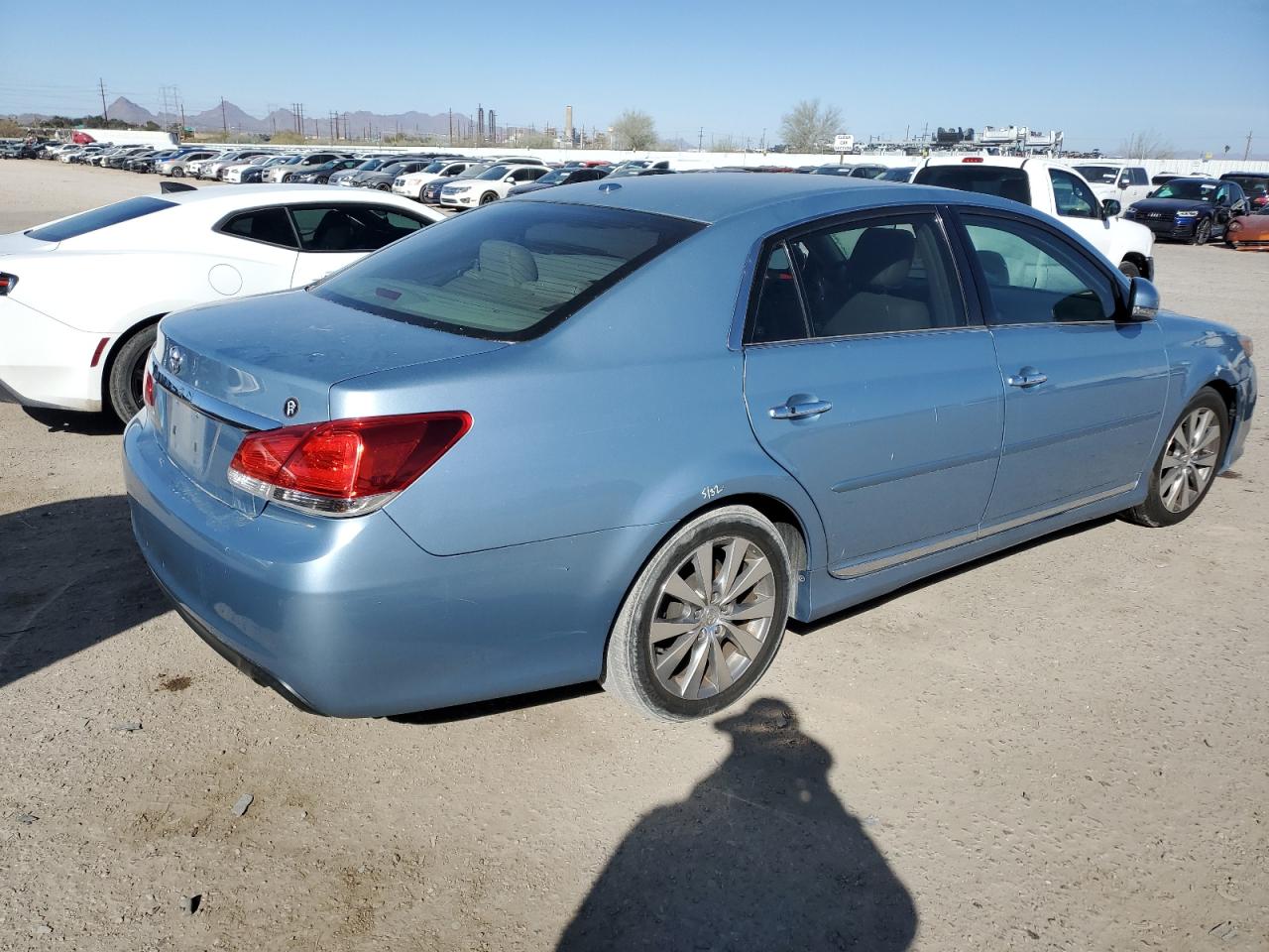 2011 Toyota Avalon - Image 3