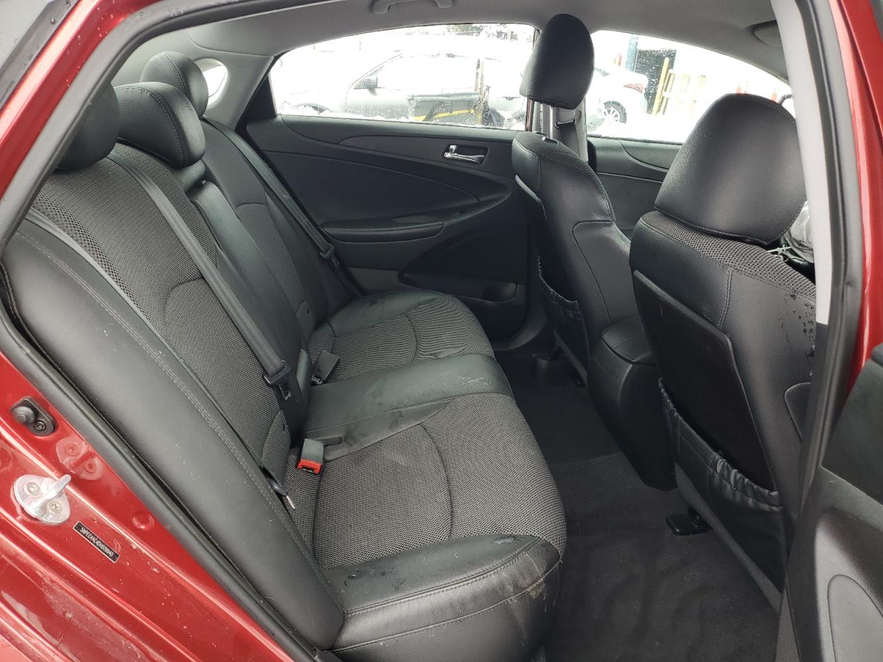 2013 Hyundai Sonata - Image 11