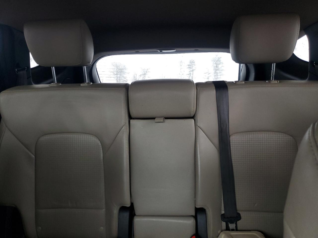 2013 Hyundai Santa Fe - Image 10