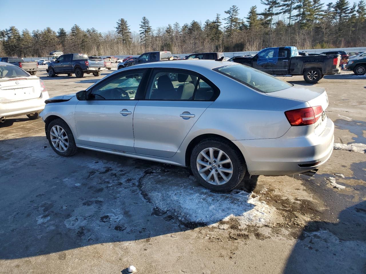 2015 Volkswagen Jetta - Image 2