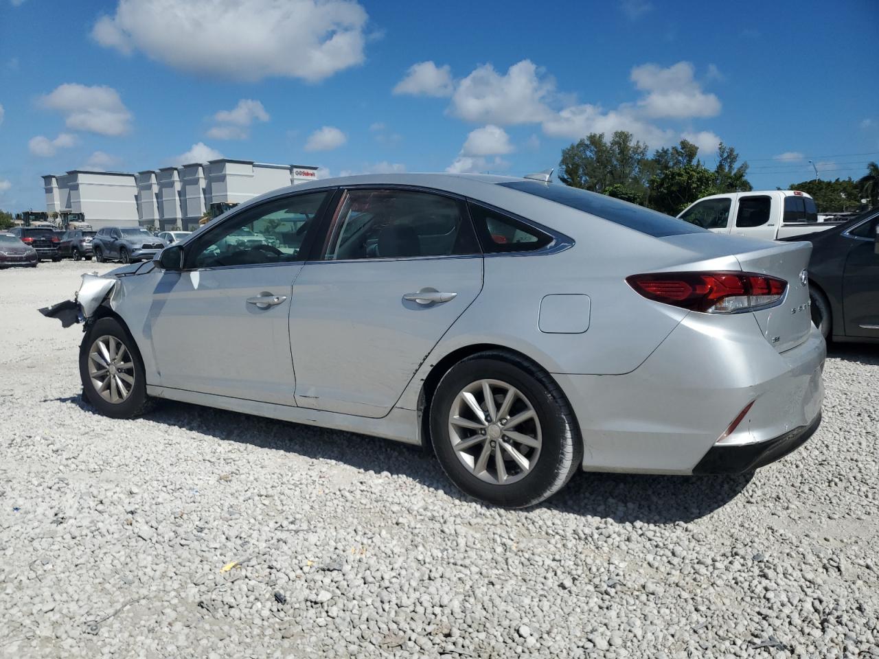 2018 Hyundai Sonata - Image 2