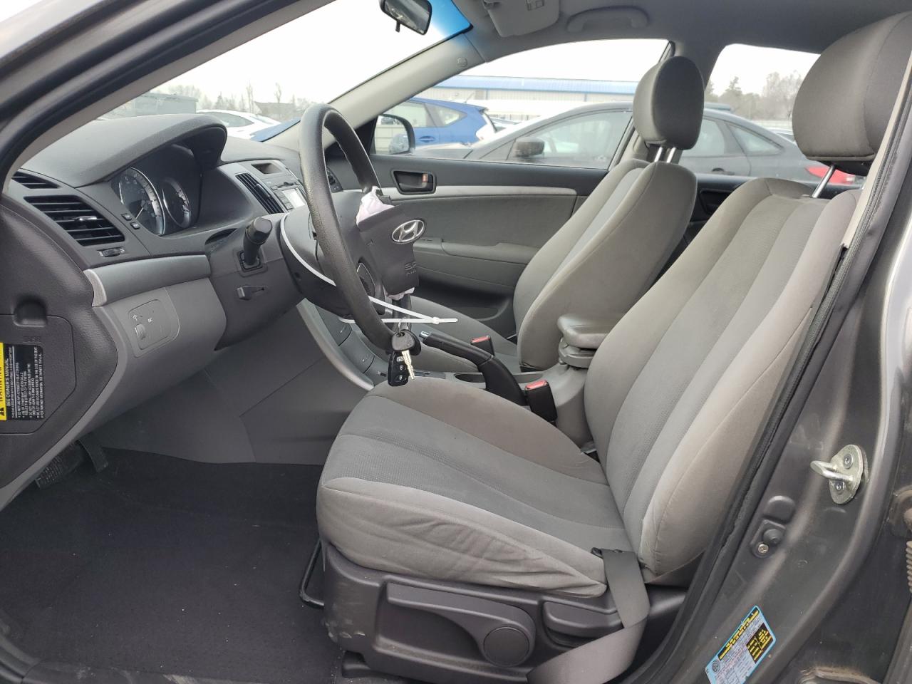 2010 Hyundai Sonata - Image 7
