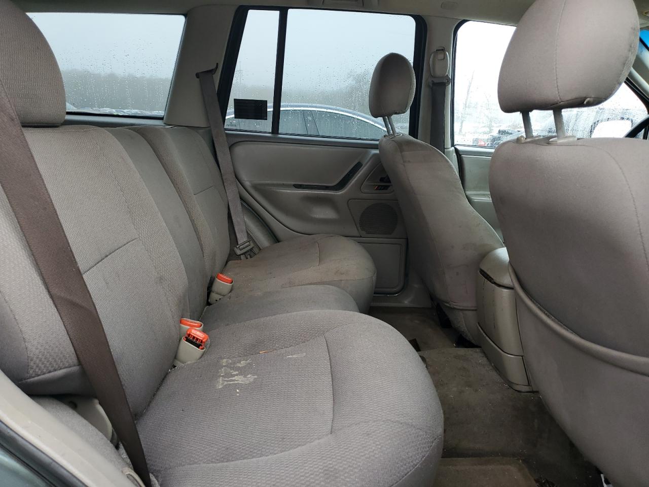 2004 Jeep Grand Cherokee - Image 11