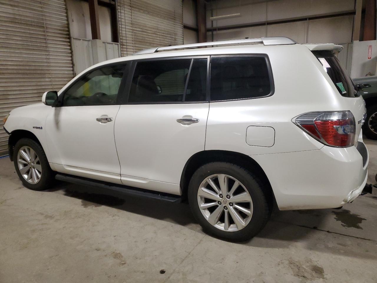2009 Toyota Highlander - Image 2