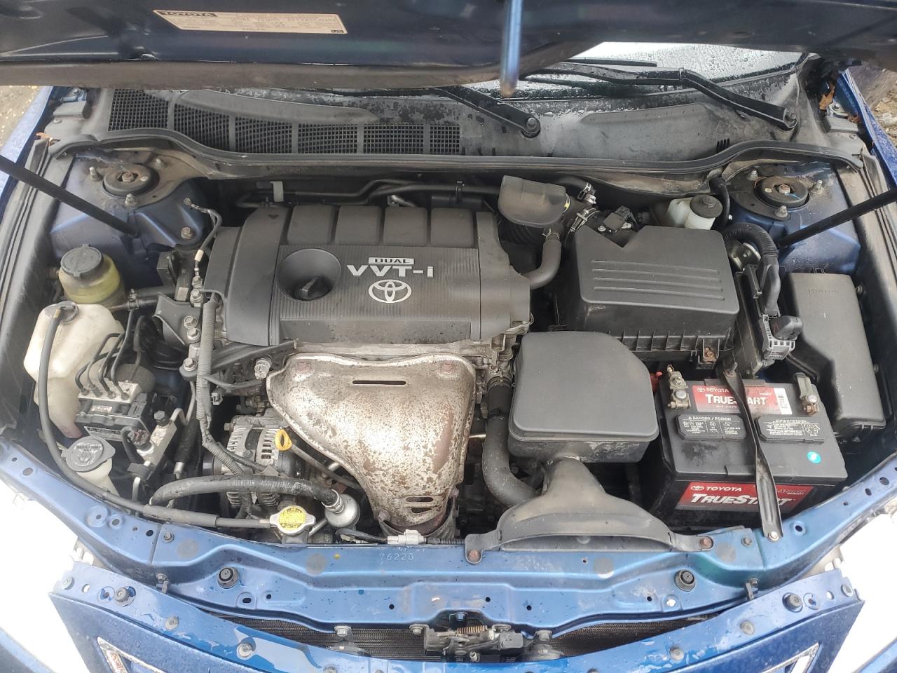 2010 Toyota Camry - Image 12