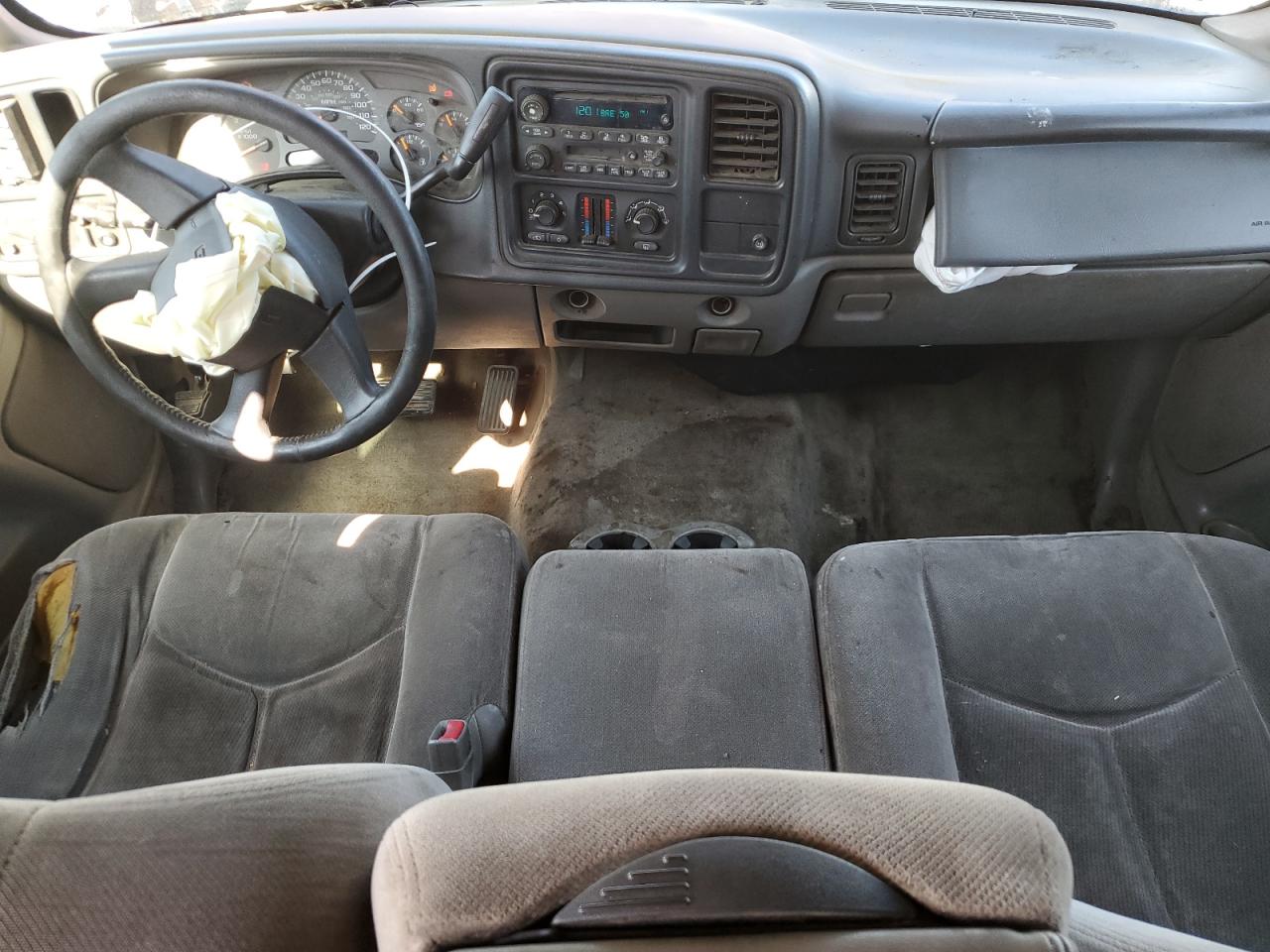2004 GMC Yukon - Image 8