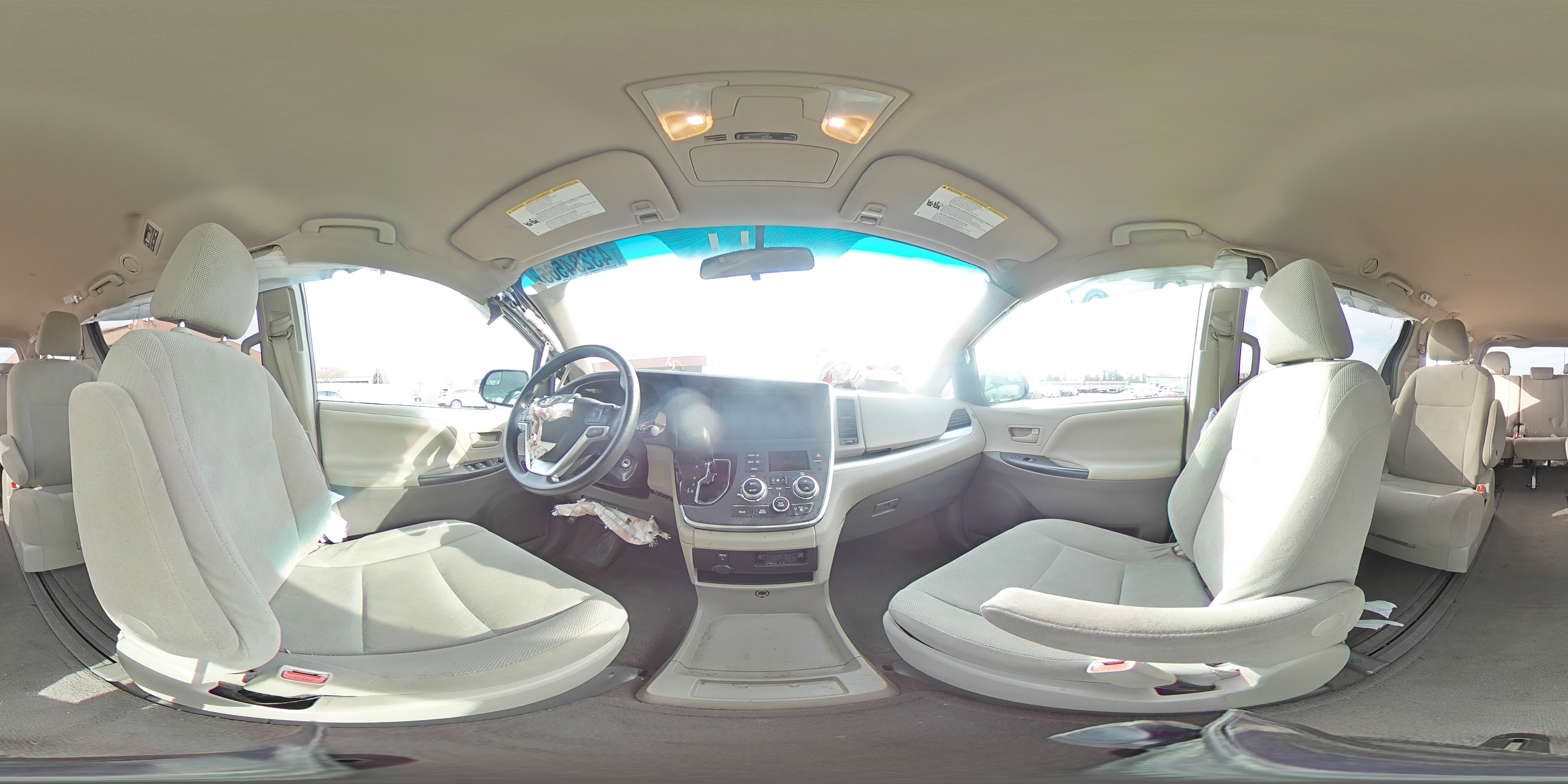 2016 Toyota Sienna - Image 14