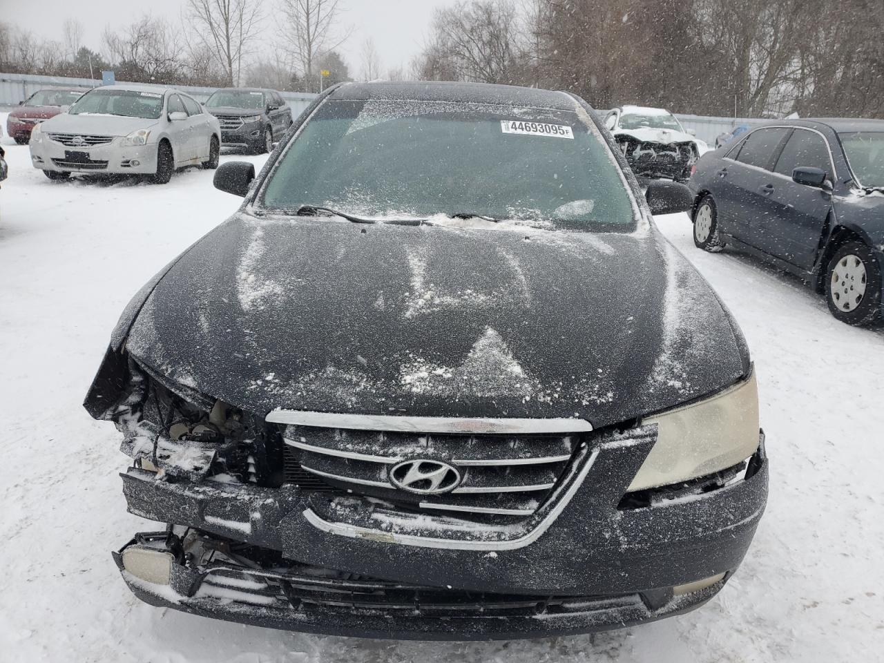 2010 Hyundai Sonata - Image 5