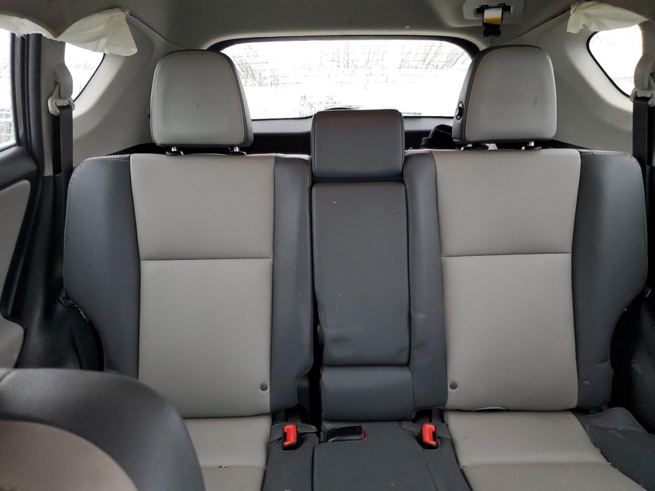 2015 Toyota RAV 4 - Image 10