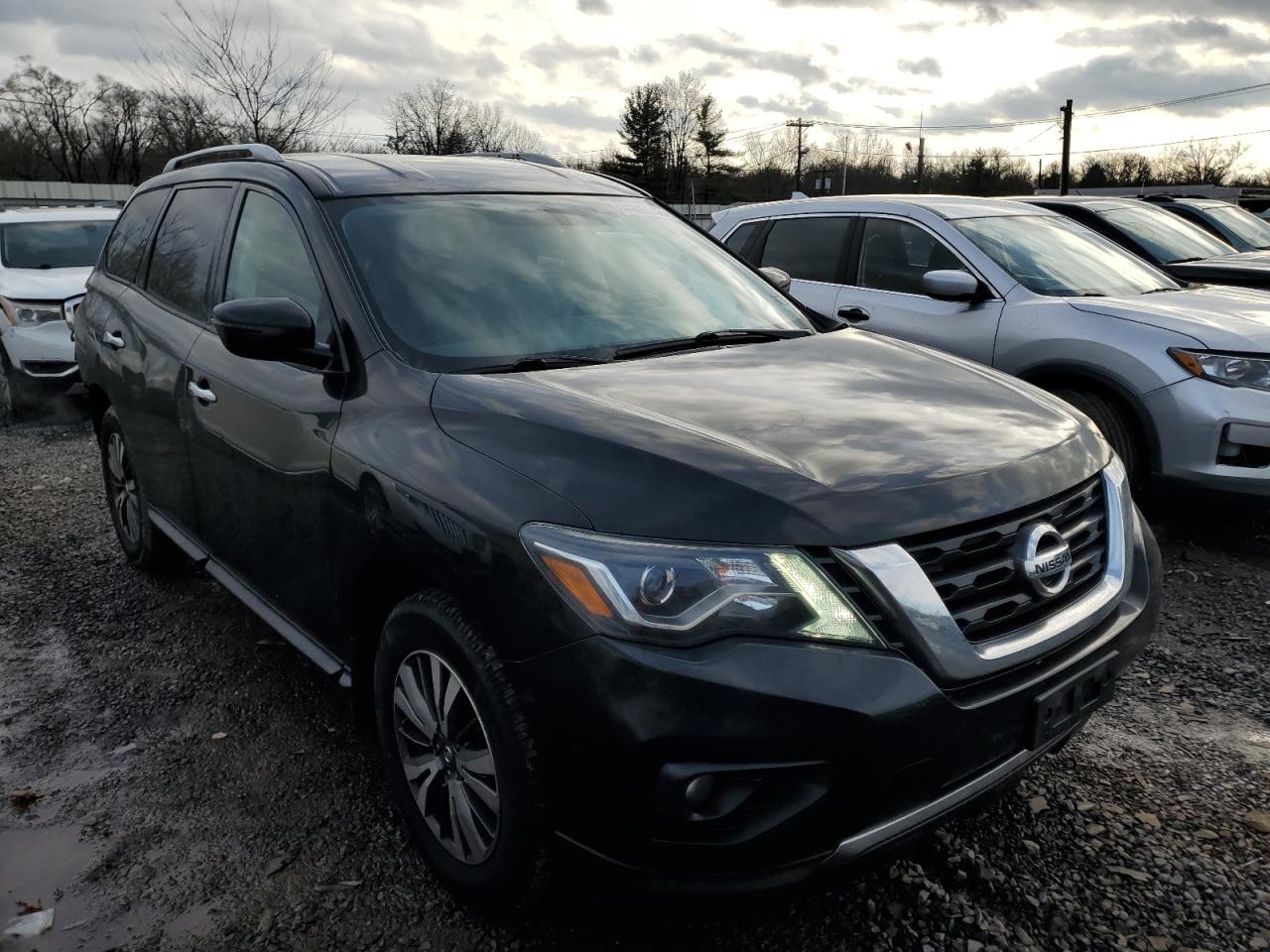 2017 Nissan Pathfinder - Image 4