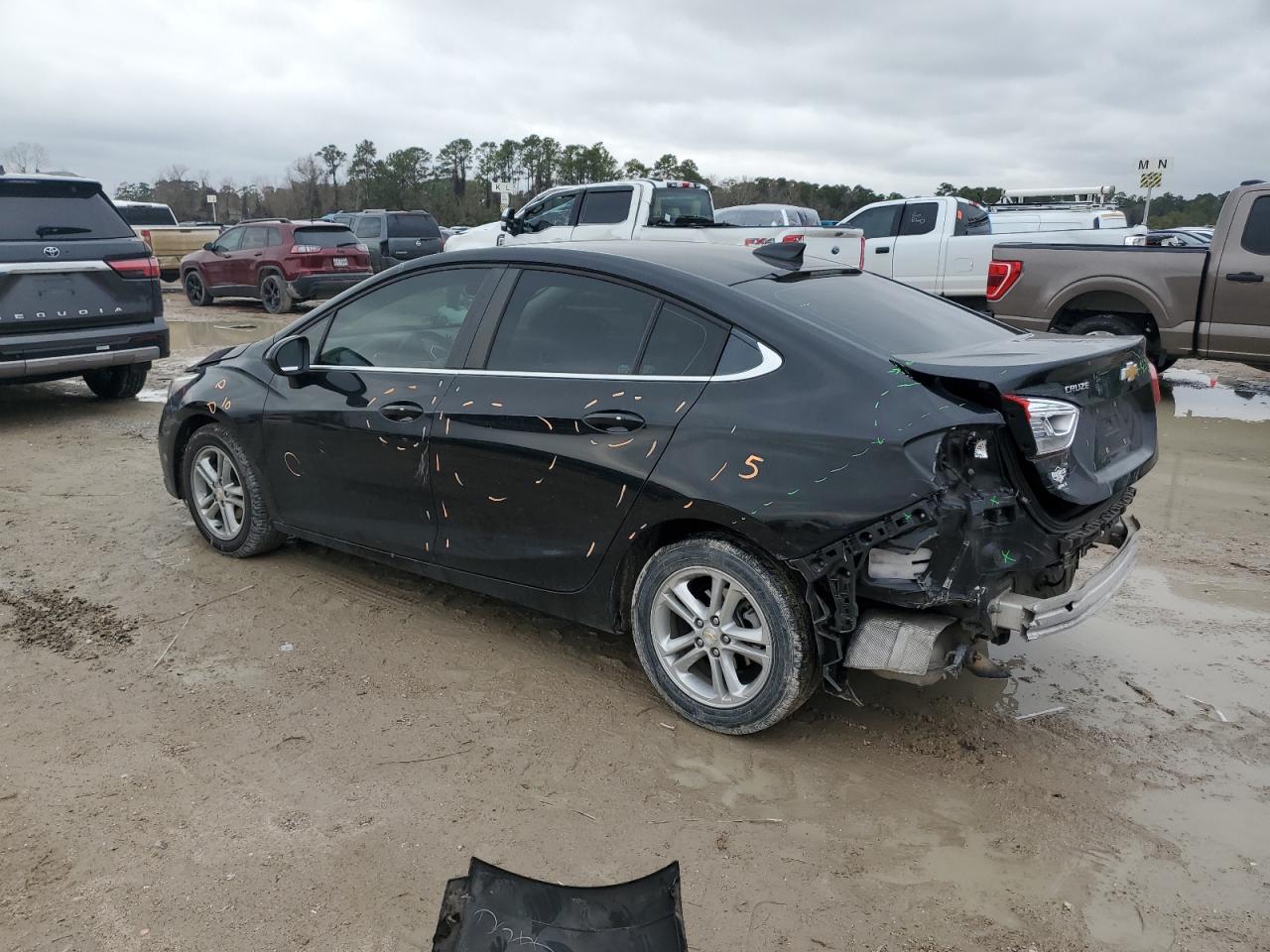 2018 Chevrolet Cruze - Image 2