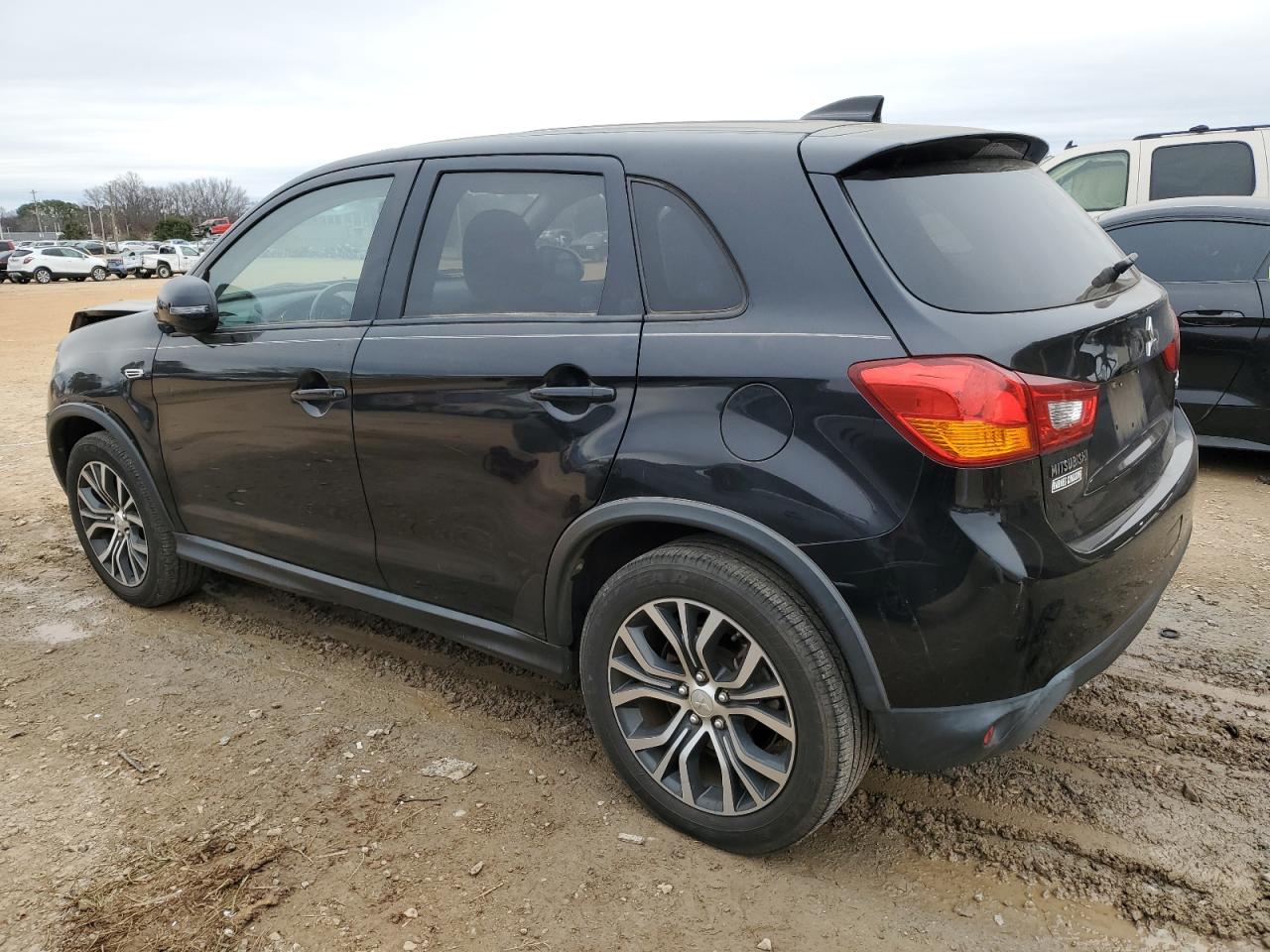 2017 Mitsubishi Outlander - Image 2