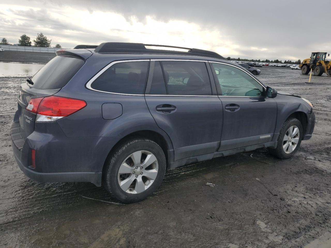 2010 Subaru Outback - Image 3