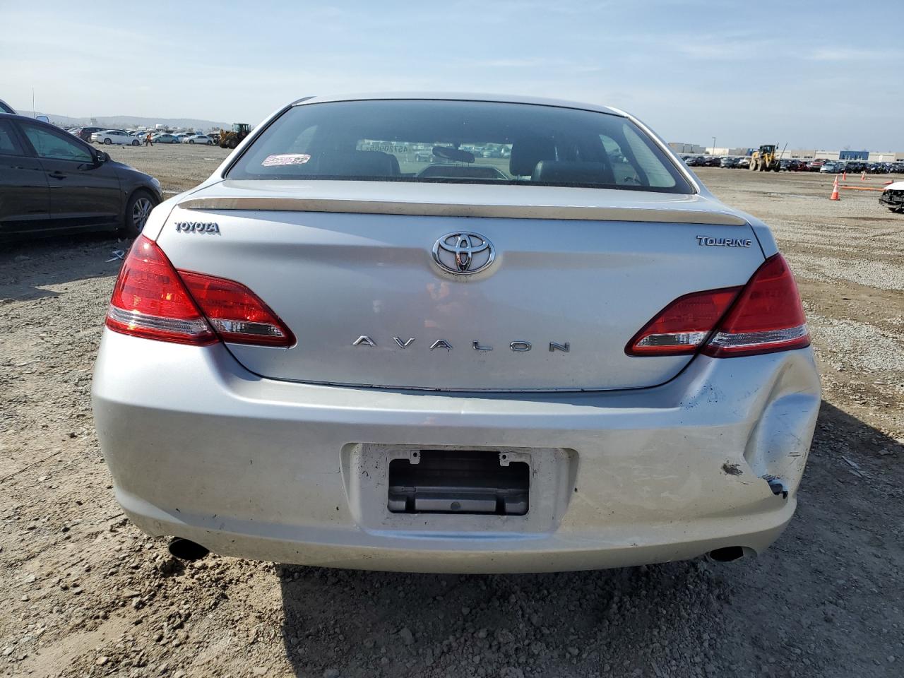 2006 Toyota Avalon - Image 6
