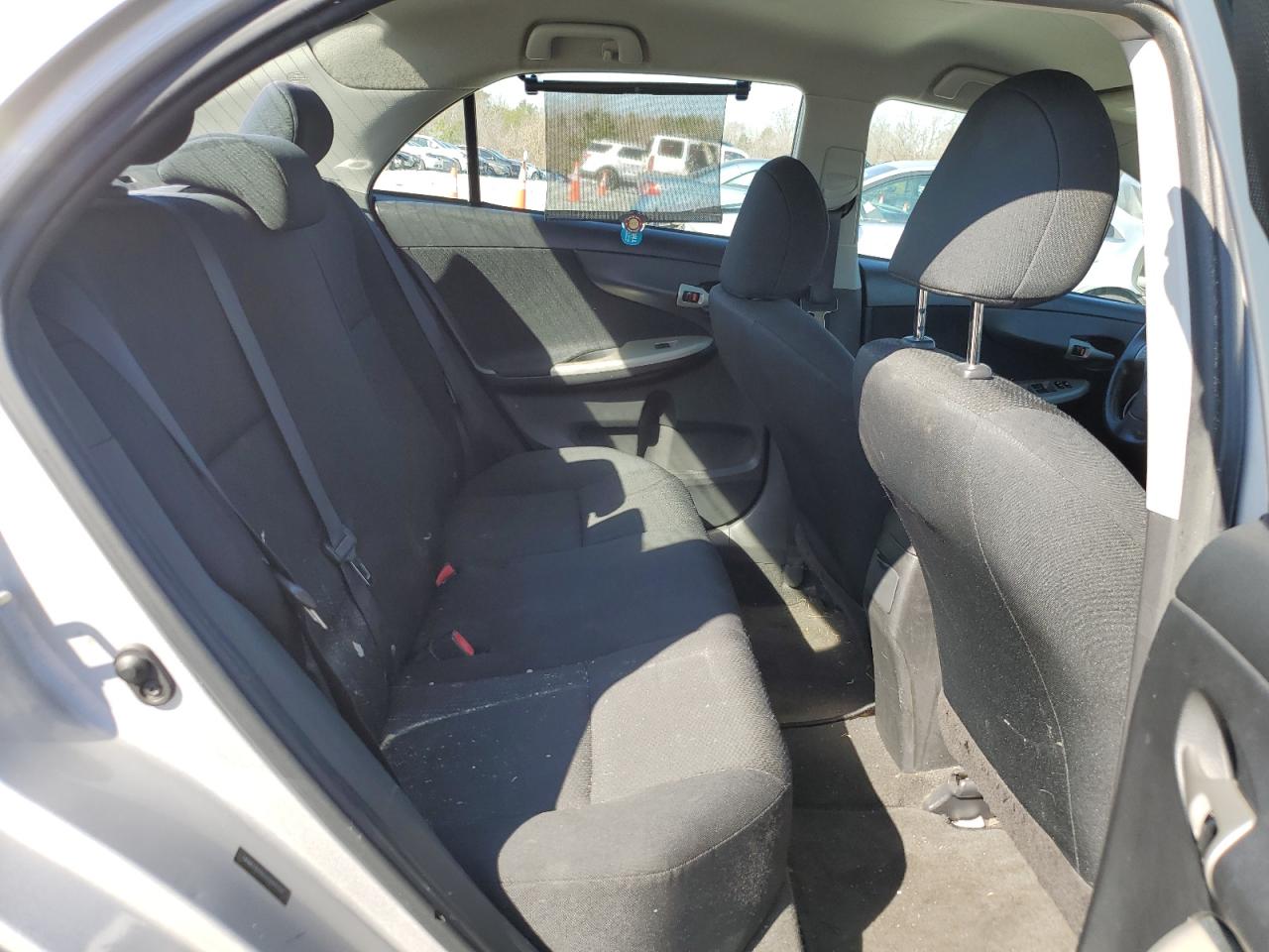2010 Toyota Corolla - Image 10