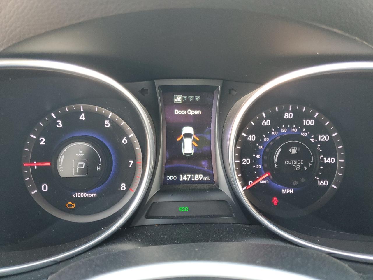 2014 Hyundai Santa Fe - Image 9