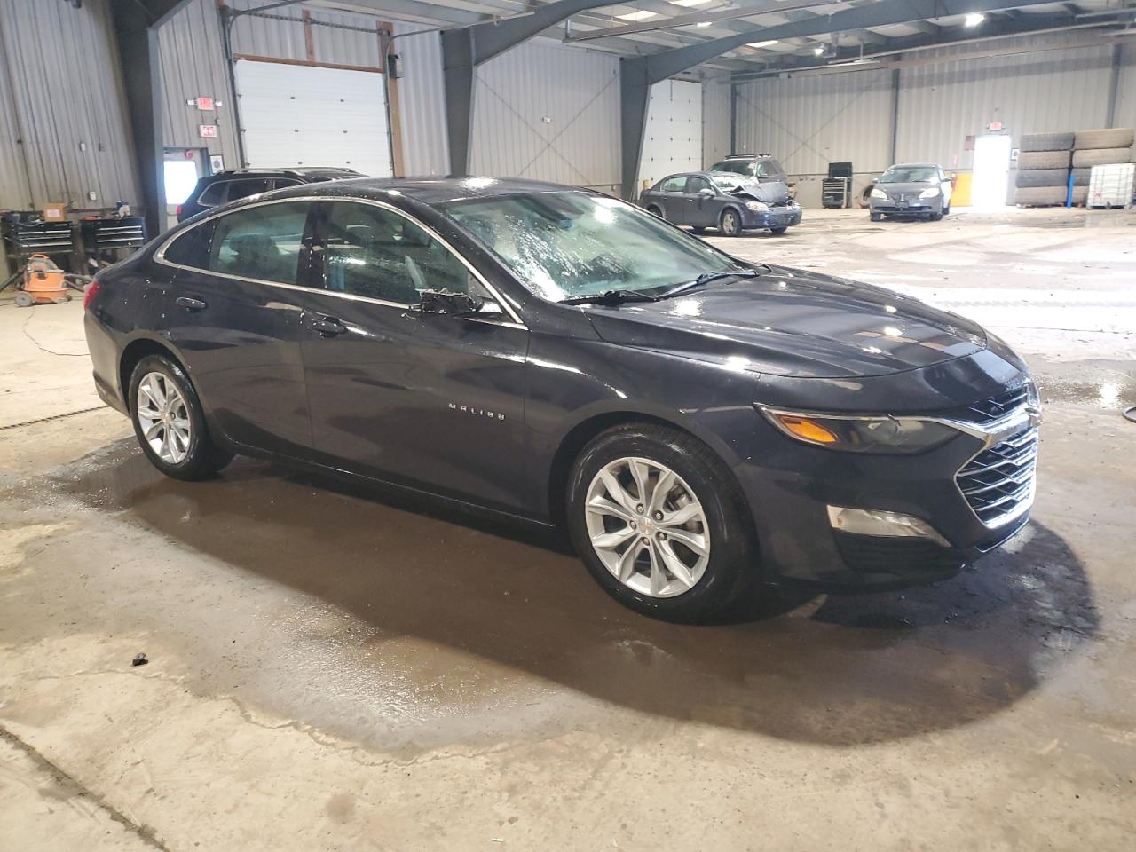 2023 Chevrolet Malibu - Image 4