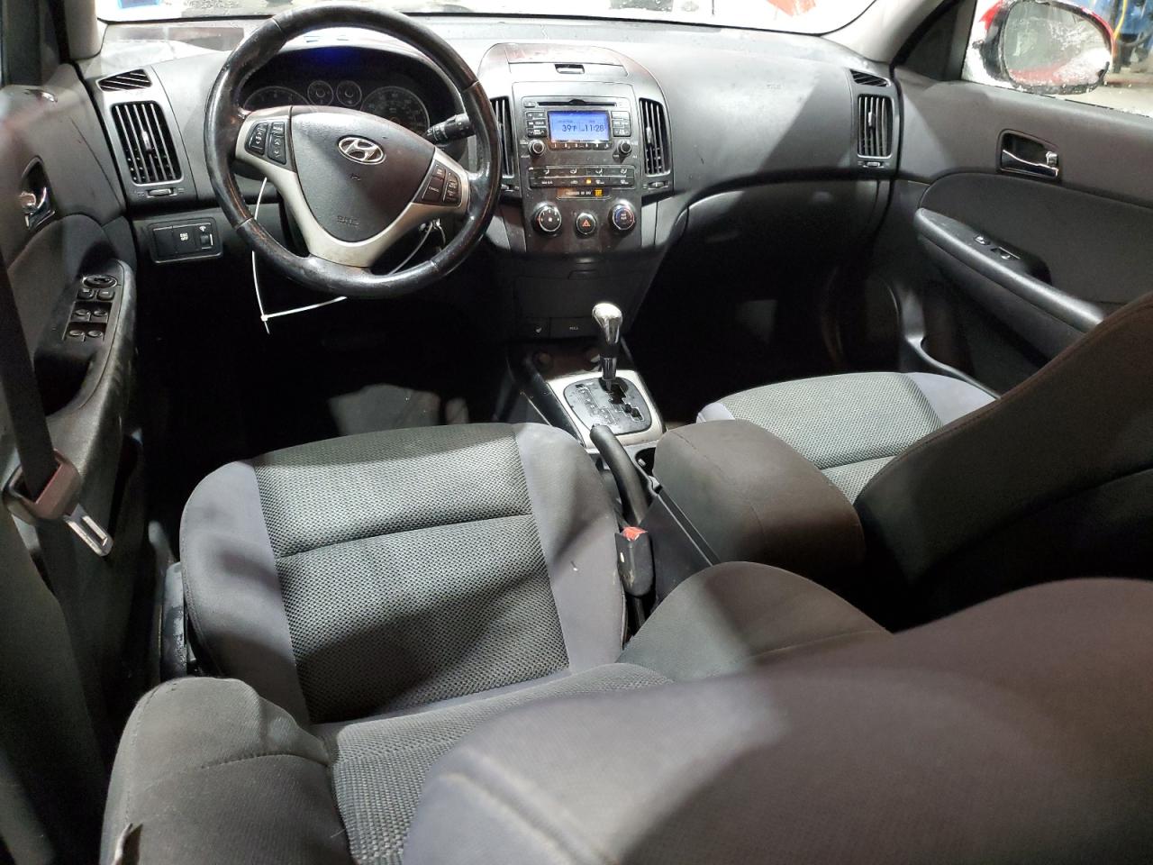 2010 Hyundai Elantra - Image 8