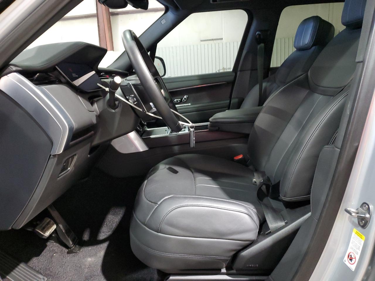 2023 Land Rover Range Rover - Image 7