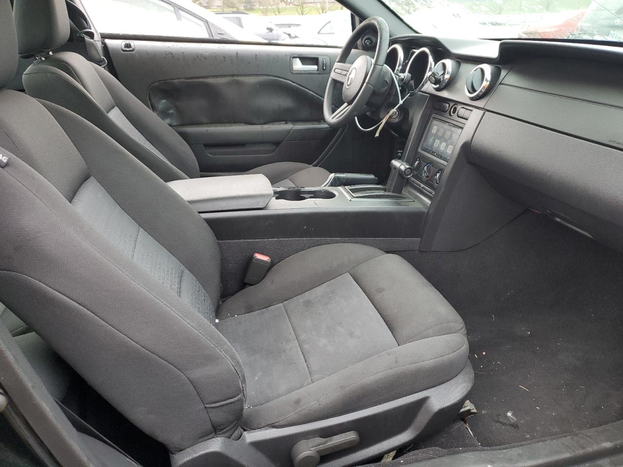 2009 Ford Mustang - Image 7