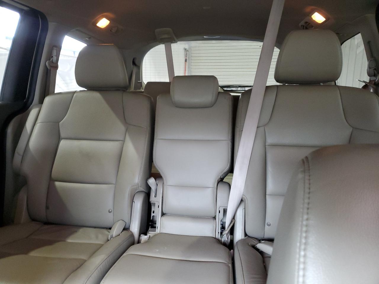 2015 Honda Odyssey - Image 10