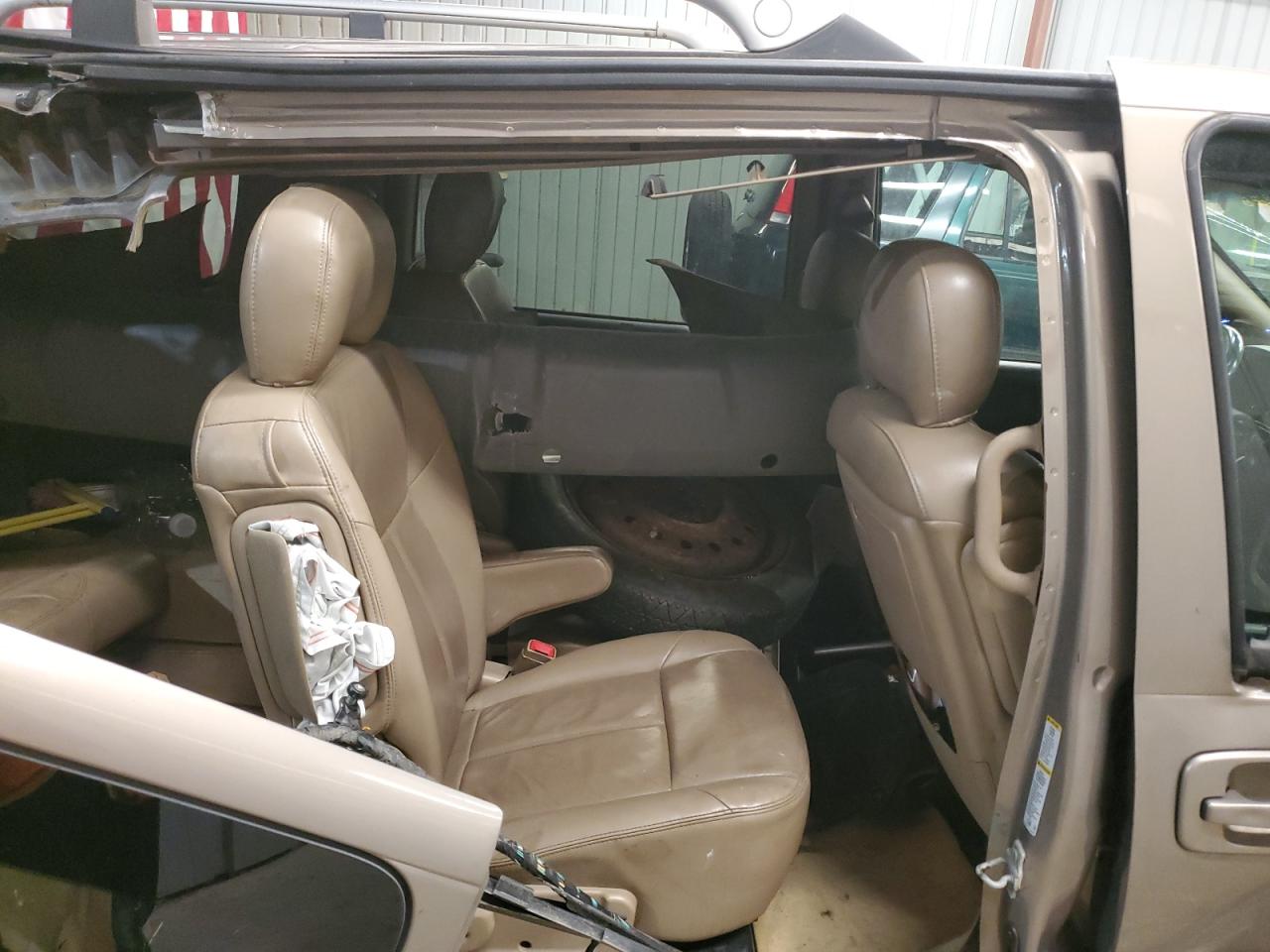 2006 Pontiac Montana - Image 11