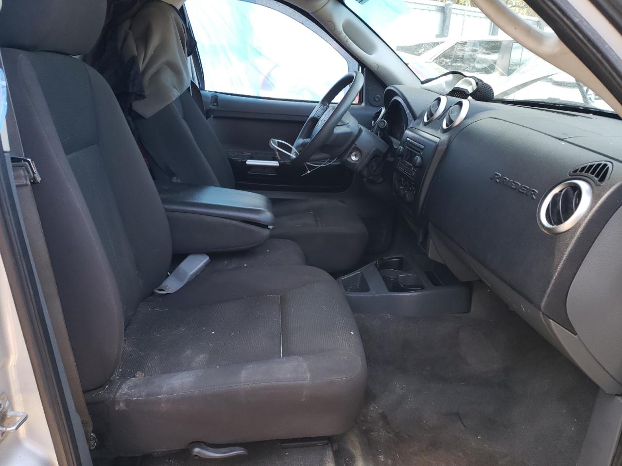 2007 Mitsubishi Raider - Image 7