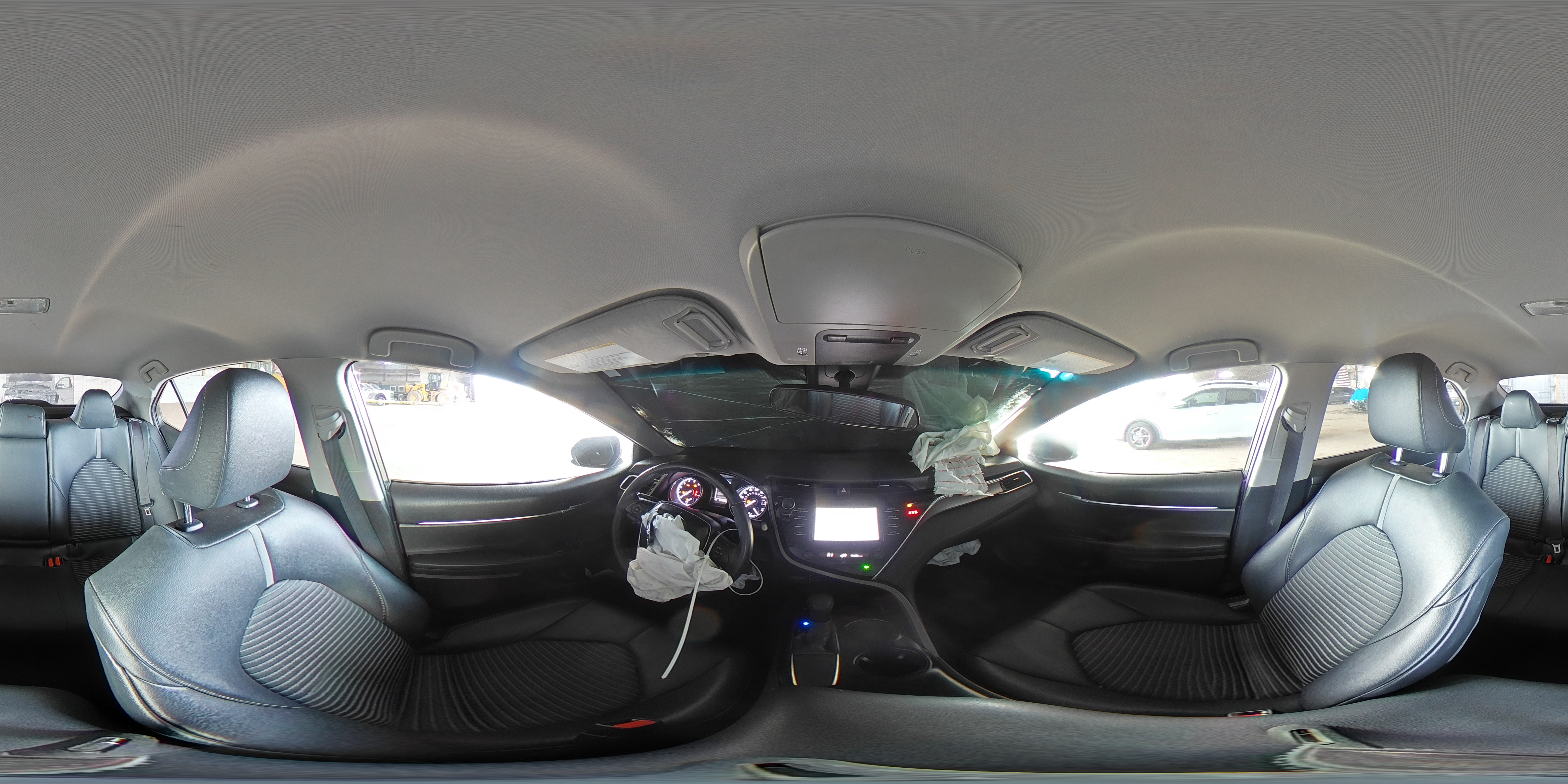2018 Toyota Camry - Image 13