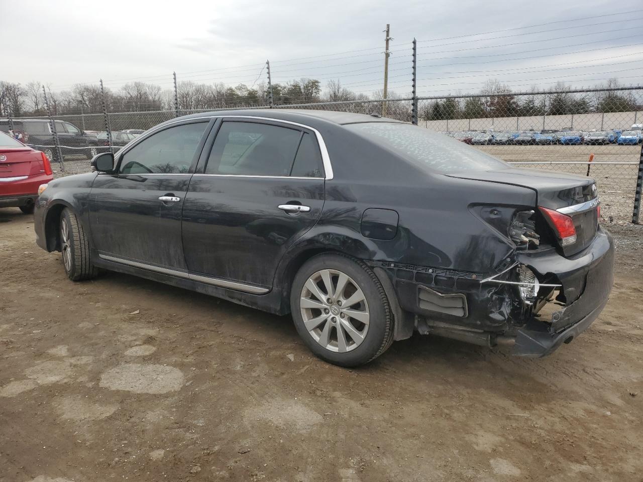 2012 Toyota Avalon - Image 2