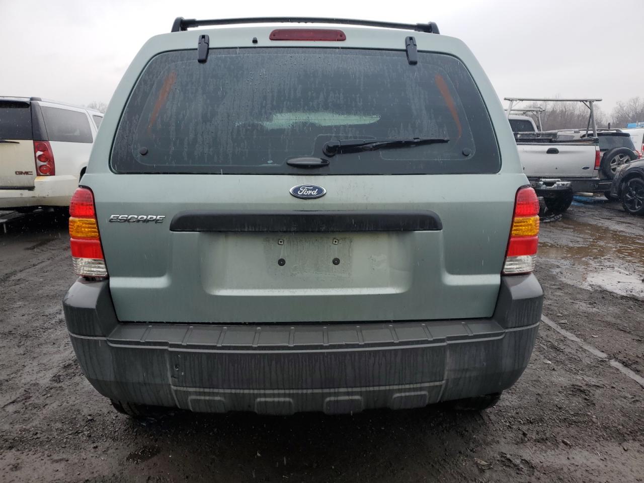 2005 Ford Escape - Image 6