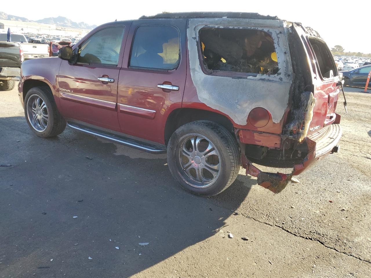 2008 GMC Yukon - Image 2