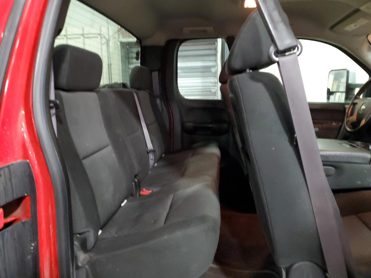 2013 Chevrolet Silverado - Image 11