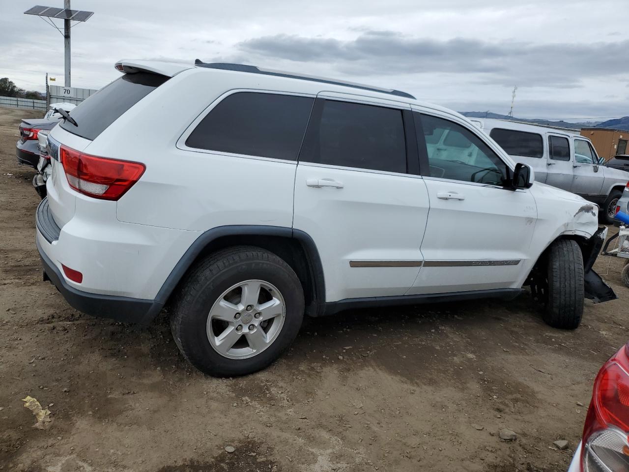 2013 Jeep Grand Cherokee - Image 3