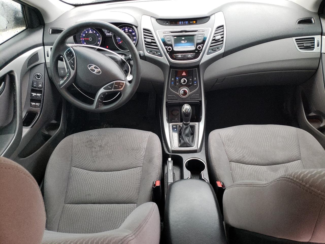 2015 Hyundai Elantra - Image 8