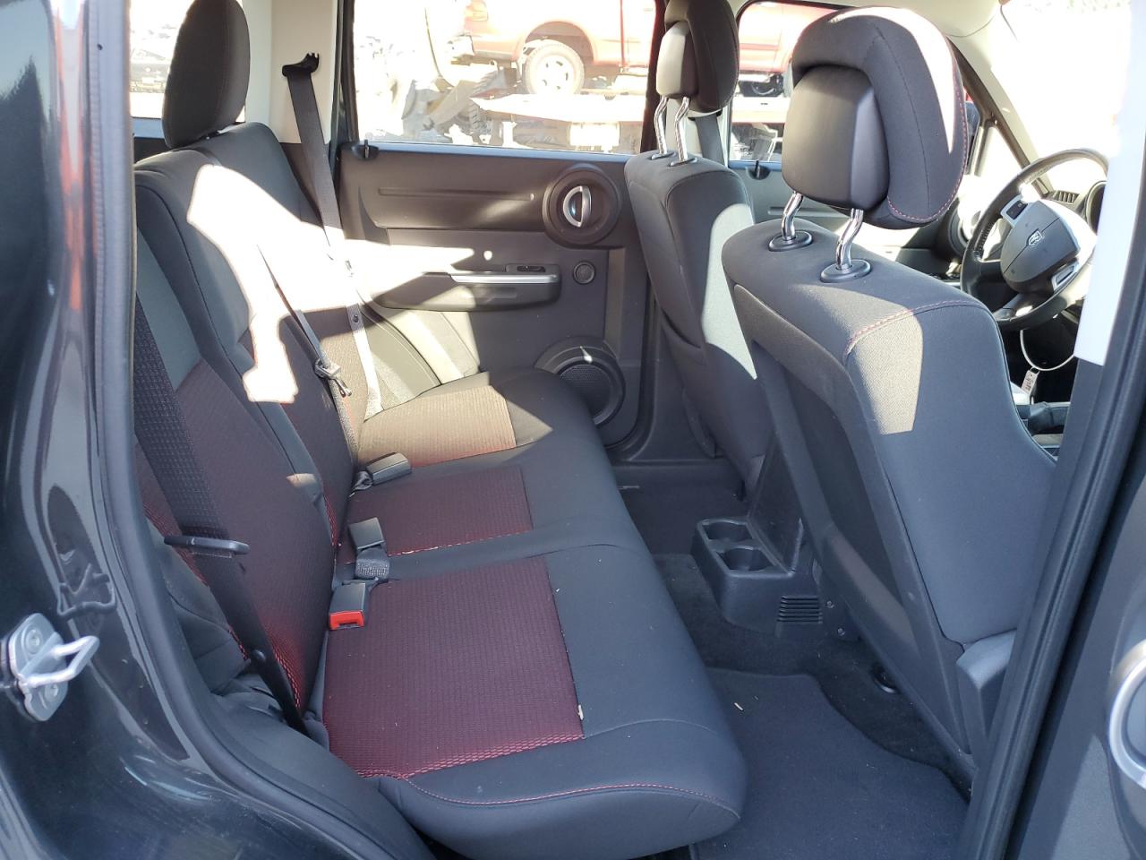 2011 Dodge Nitro - Image 11