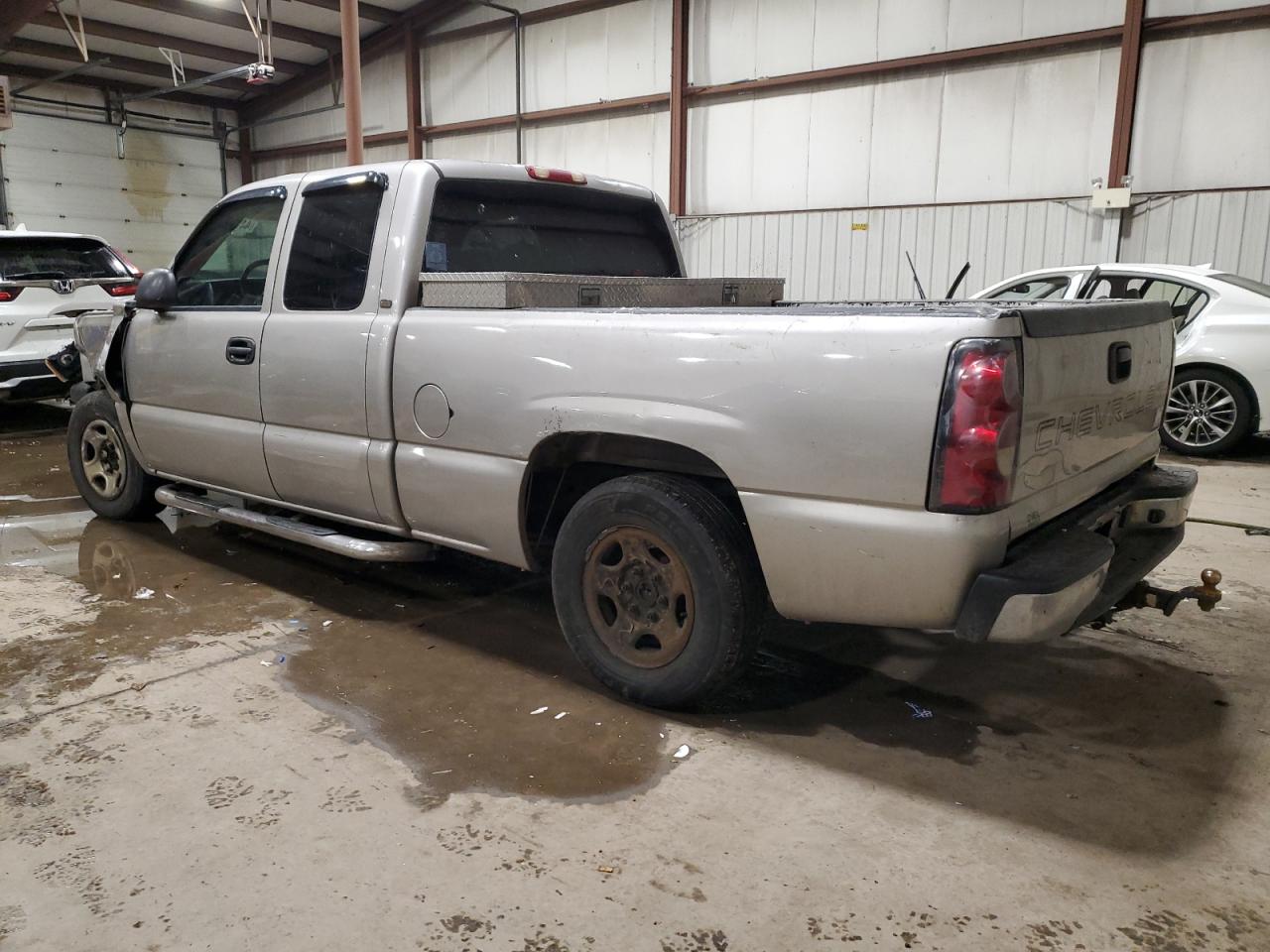 2004 Chevrolet Silverado - Image 2