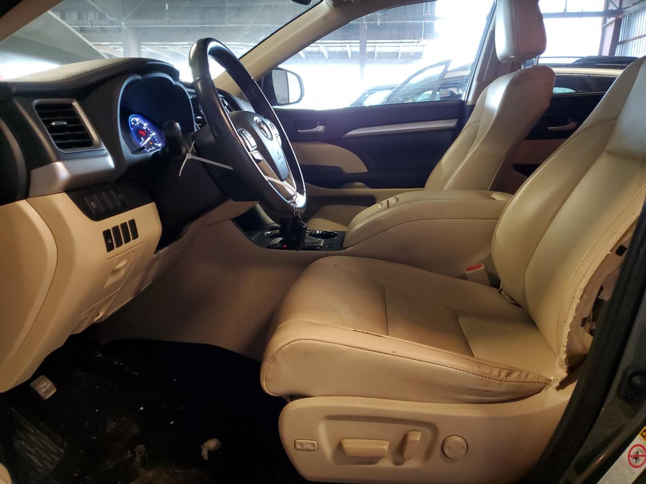 2019 Toyota Highlander - Image 7