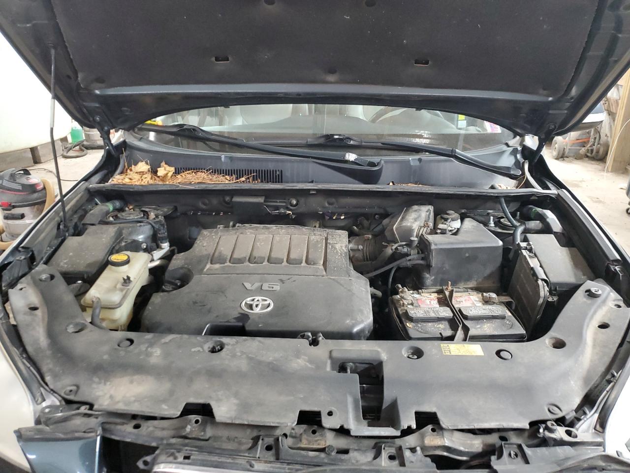 2010 Toyota RAV 4 - Image 12