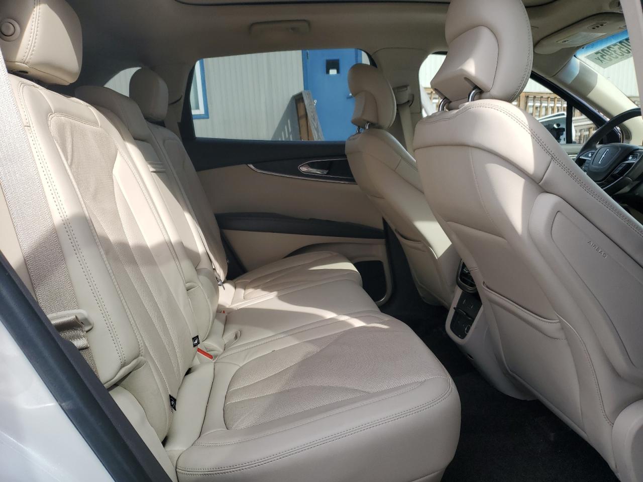 2019 Lincoln Nautilus - Image 12