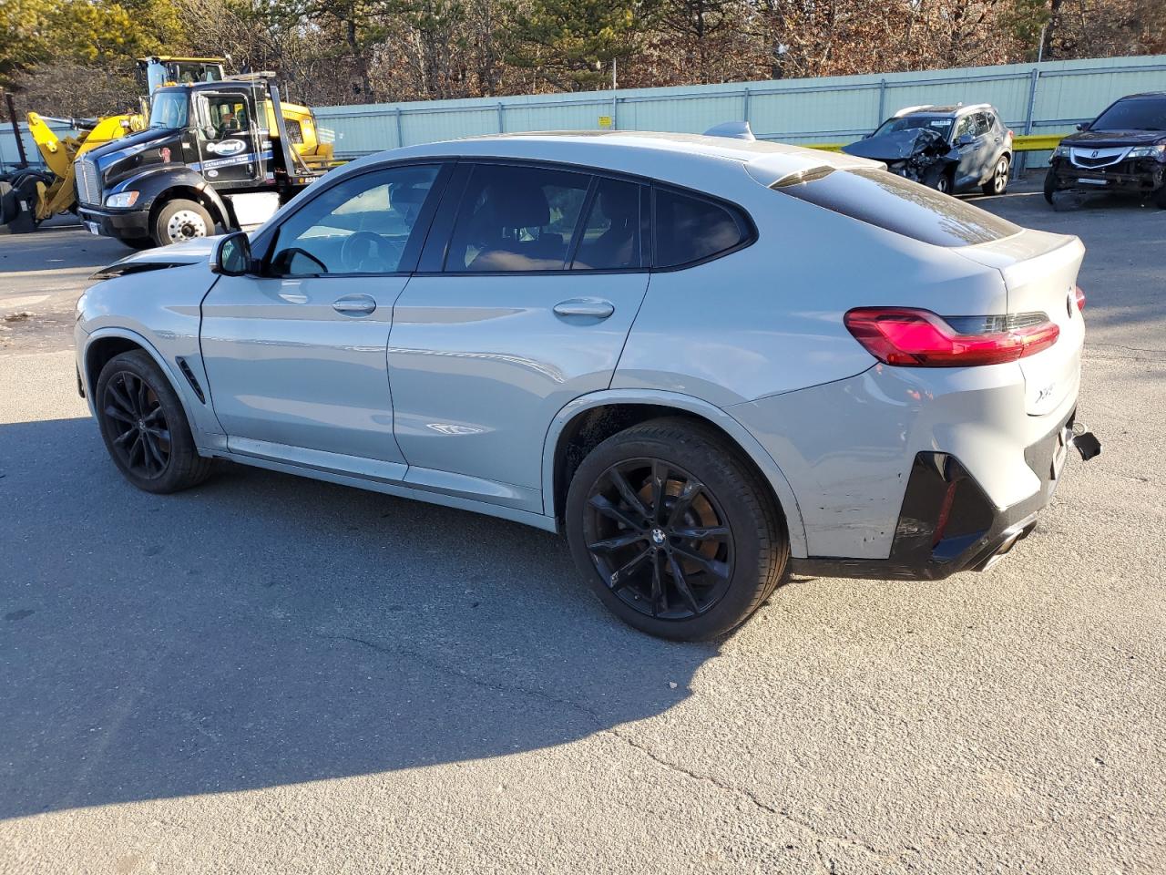 2024 BMW X4 - Image 2