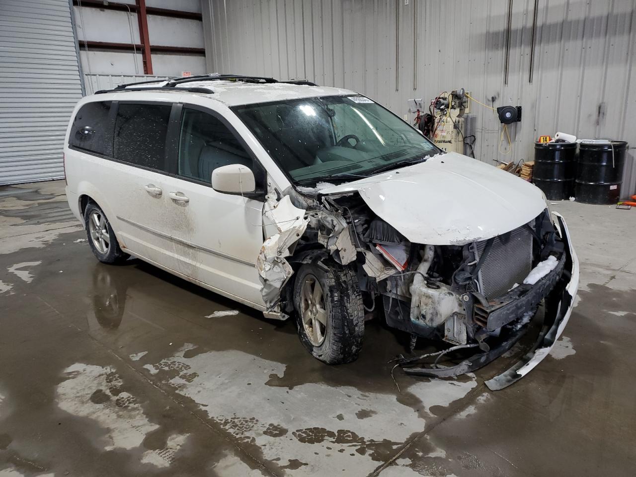 2010 Dodge Caravan - Image 4