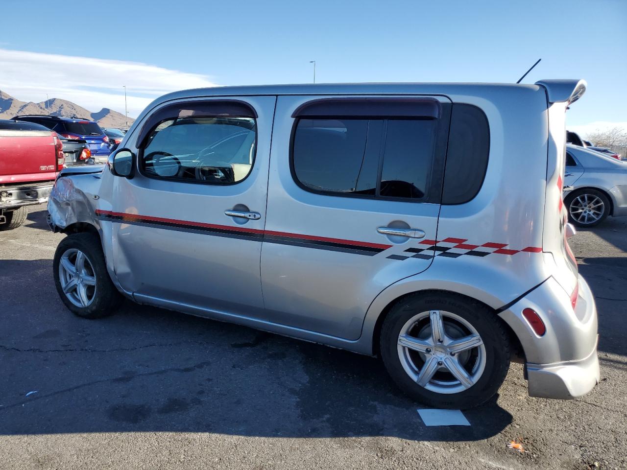 2010 Nissan Cube - Image 2
