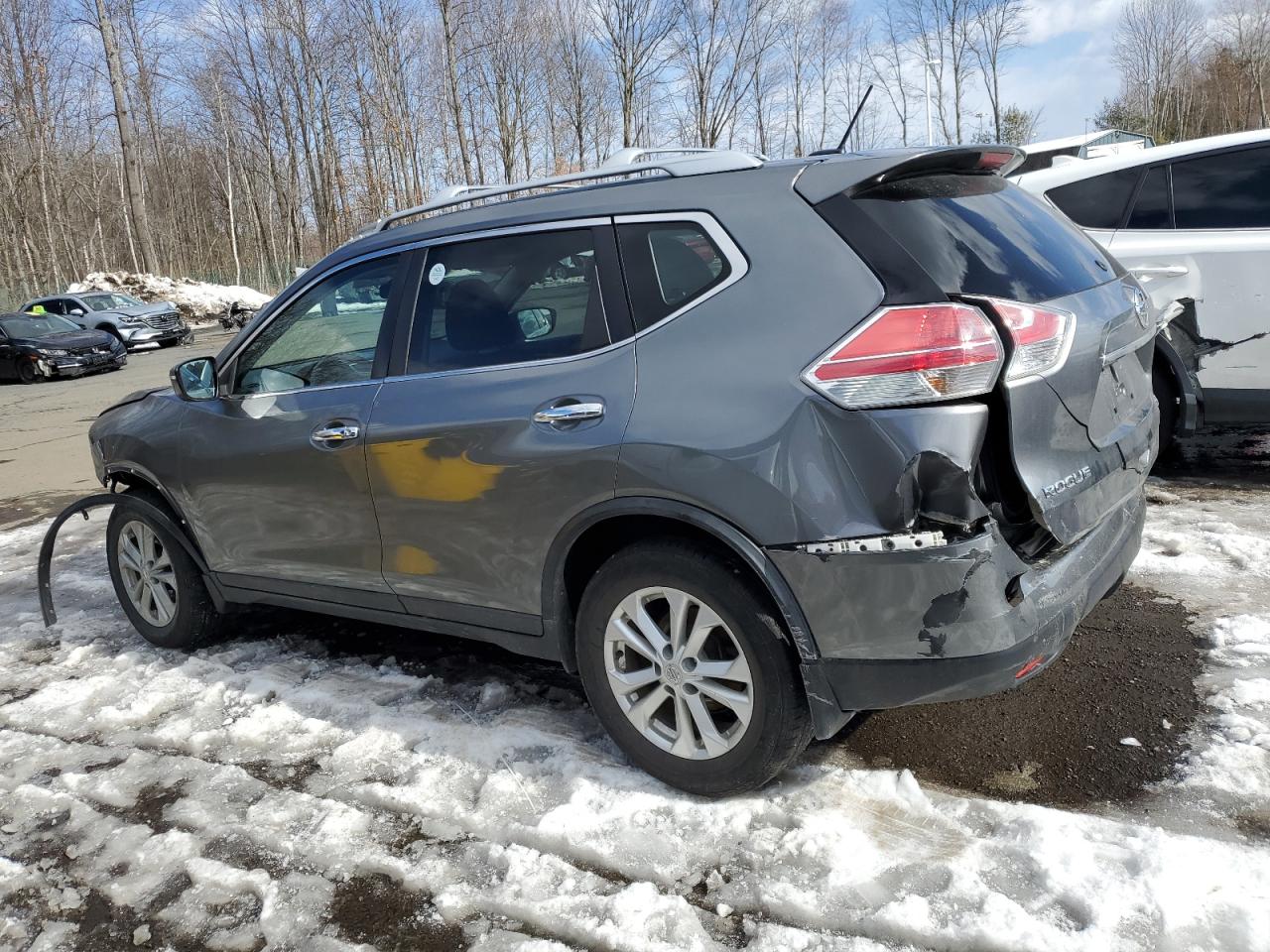 2016 Nissan Rogue - Image 2