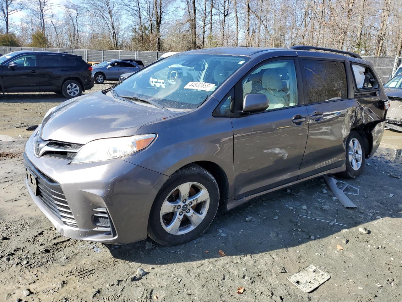 2018 Toyota Sienna - Image 1
