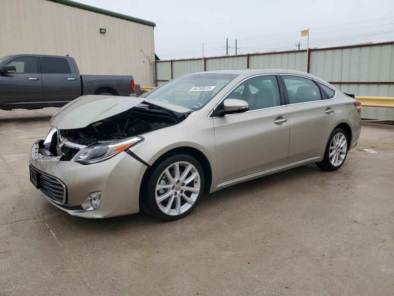 2014 Toyota Avalon - Image 1