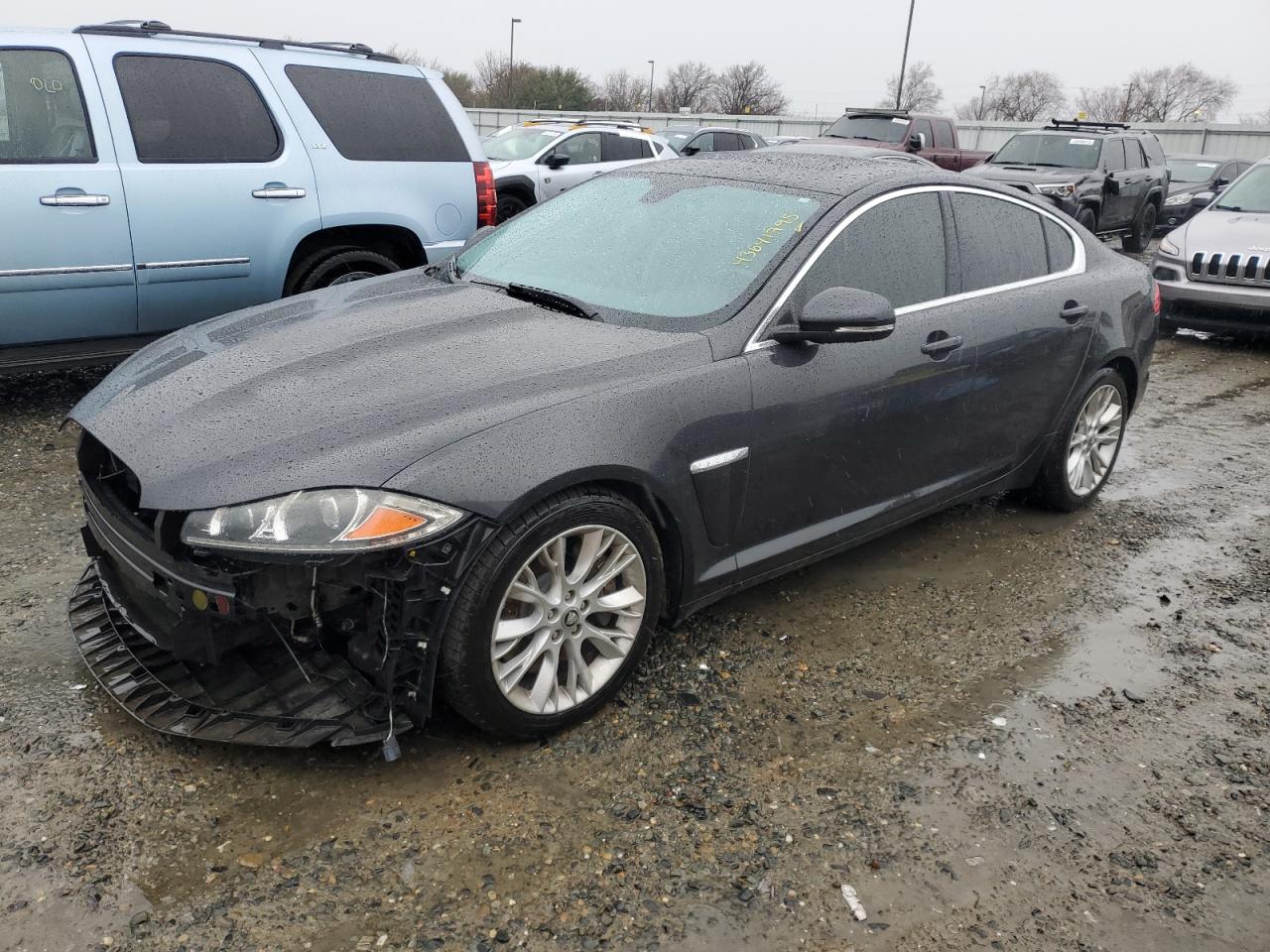 2013 Jaguar XF - Image 1