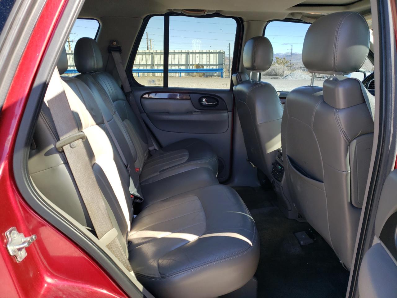 2004 GMC Envoy - Image 11