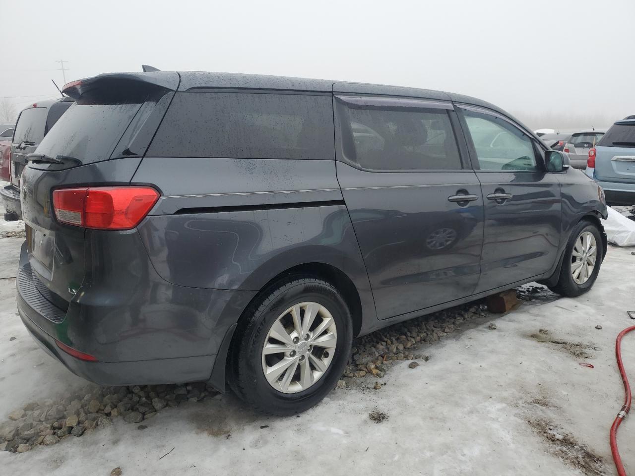 2017 Kia Sedona - Image 3