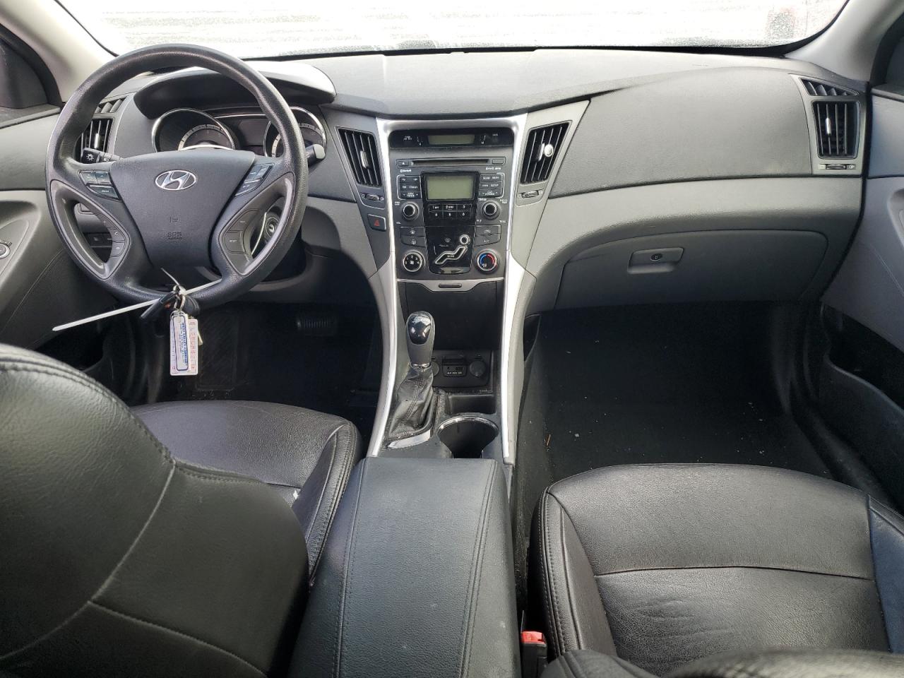 2011 Hyundai Sonata - Image 8